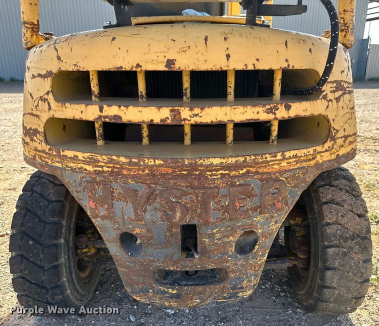 image for item DQ1385 Hyster 40  forklift
