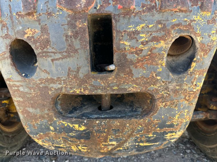 image for item DQ1385 Hyster 40  forklift