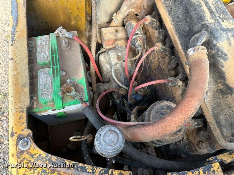 image for item DQ1385 Hyster 40  forklift