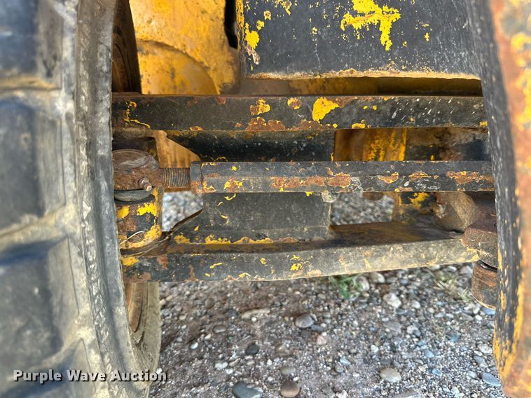 image for item DQ1385 Hyster 40  forklift