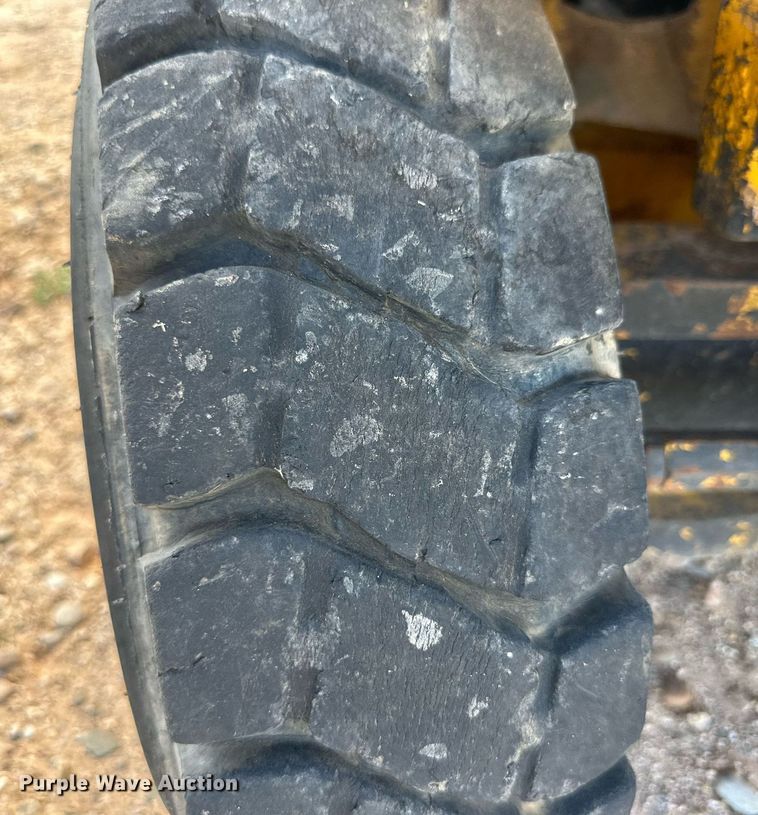 image for item DQ1385 Hyster 40  forklift