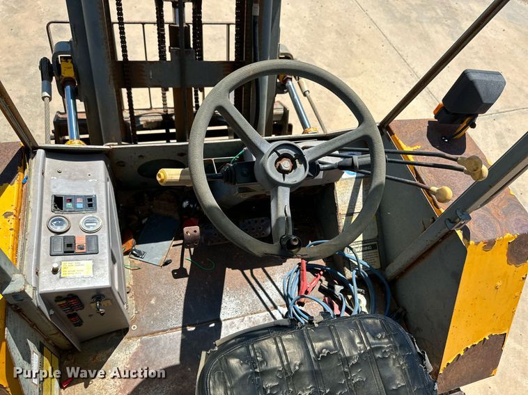 image for item DQ1391 1996 JCB 930  forklift