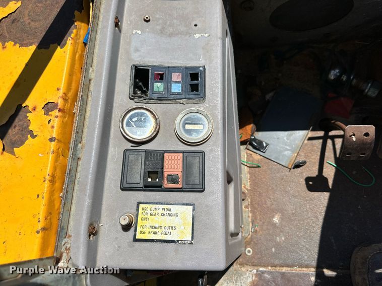 image for item DQ1391 1996 JCB 930  forklift