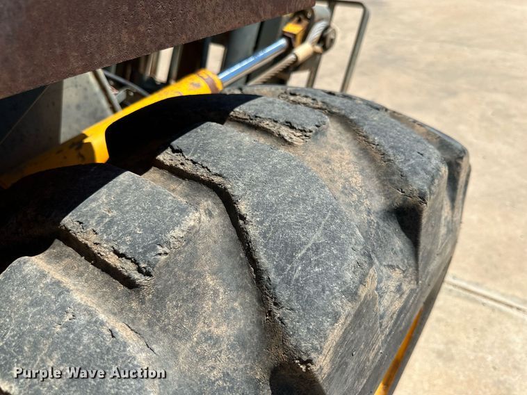 image for item DQ1391 1996 JCB 930  forklift