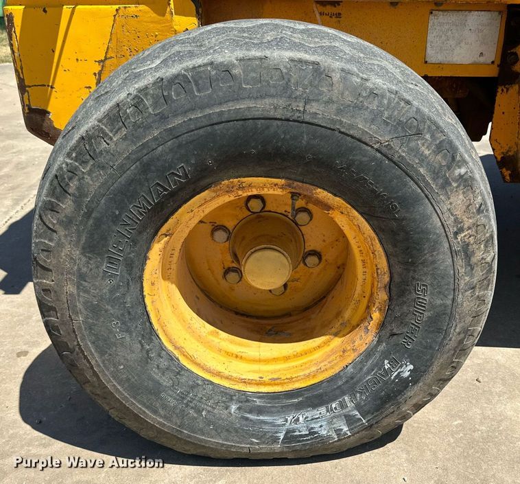 image for item DQ1391 1996 JCB 930  forklift