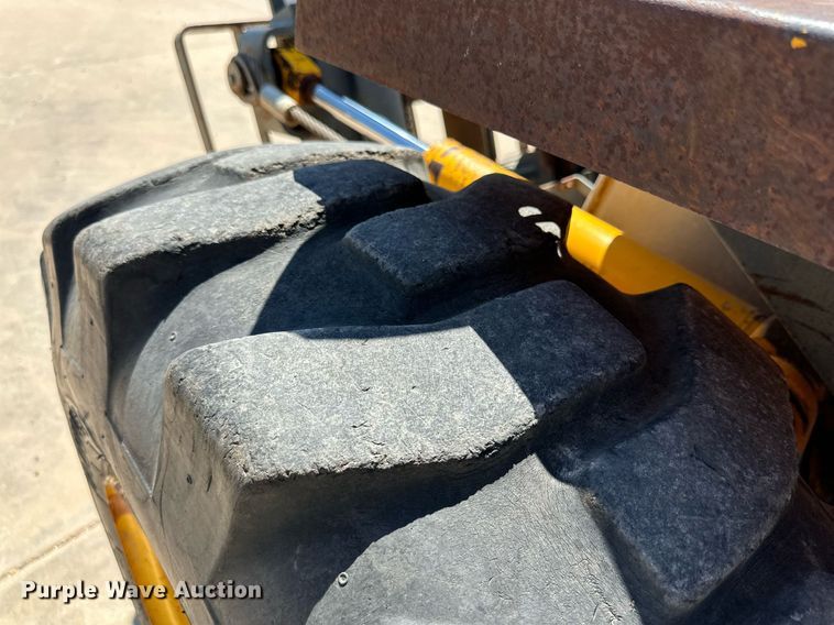 image for item DQ1391 1996 JCB 930  forklift