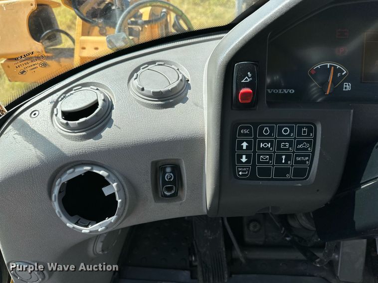 image for item DQ1396 2009 Volvo L60F  wheel loader