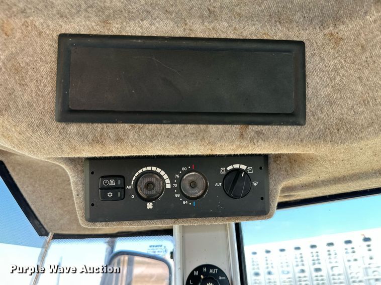 image for item DQ1396 2009 Volvo L60F  wheel loader