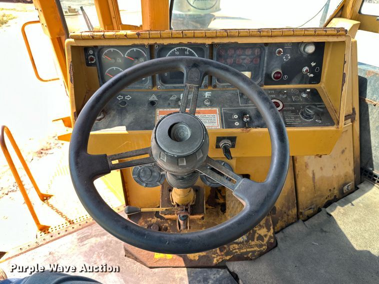 image for item DQ1403 2001 Caterpillar RM-350B  reclaimer