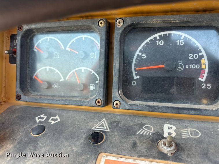 image for item DQ1403 2001 Caterpillar RM-350B  reclaimer