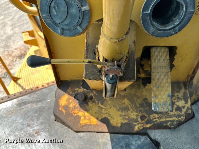 image for item DQ1403 2001 Caterpillar RM-350B  reclaimer