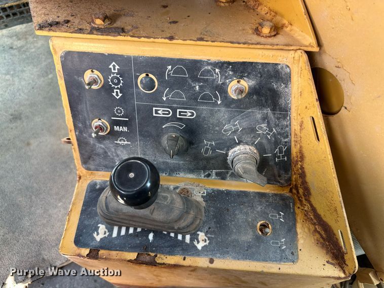 image for item DQ1403 2001 Caterpillar RM-350B  reclaimer