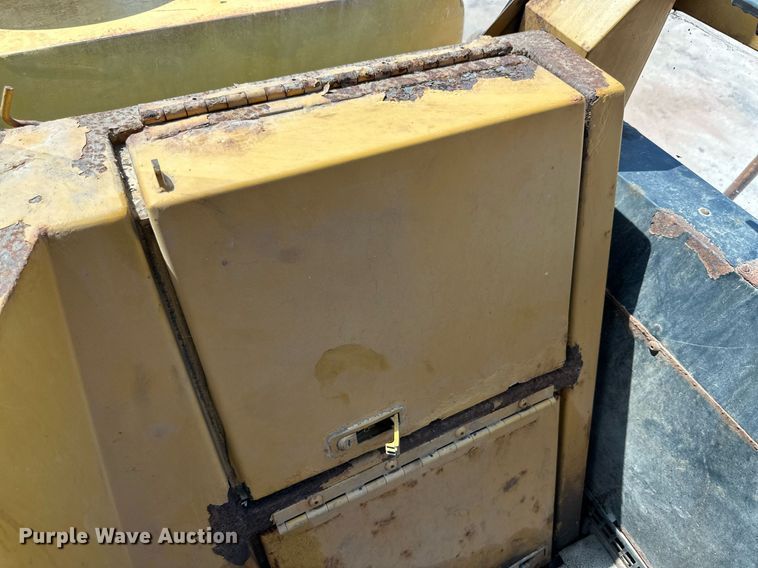 image for item DQ1403 2001 Caterpillar RM-350B  reclaimer