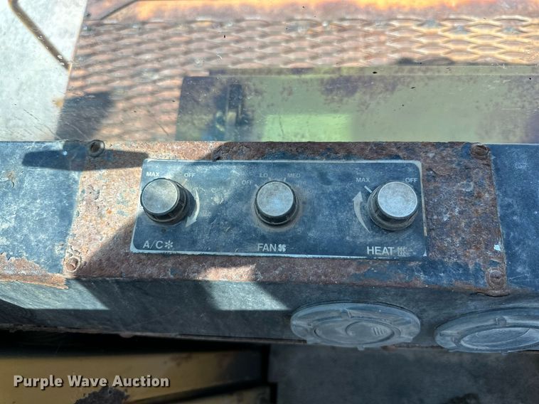 image for item DQ1403 2001 Caterpillar RM-350B  reclaimer