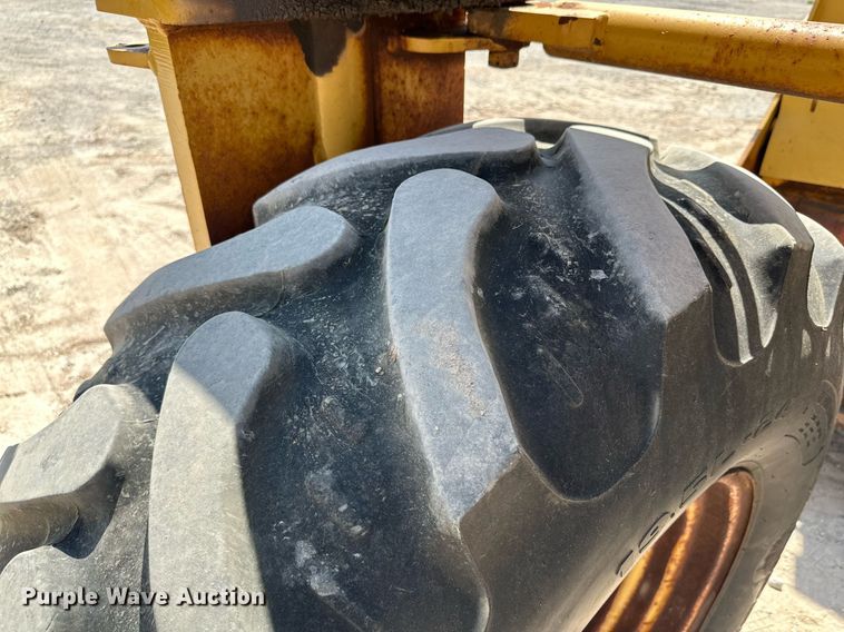 image for item DQ1403 2001 Caterpillar RM-350B  reclaimer