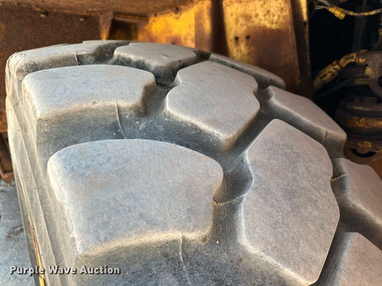 image for item DQ1403 2001 Caterpillar RM-350B  reclaimer