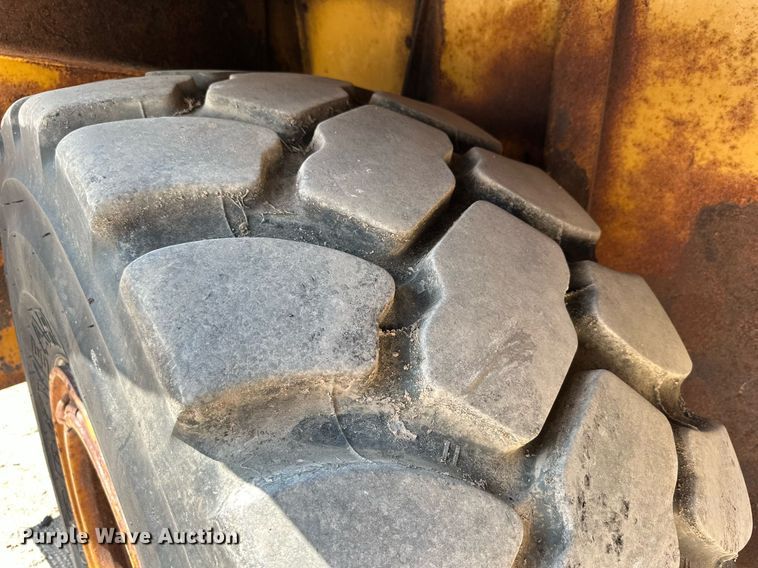 image for item DQ1403 2001 Caterpillar RM-350B  reclaimer