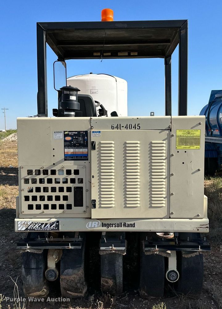 image for item DQ1411 2006 Ingersoll Rand PT125R  pneumatic roller