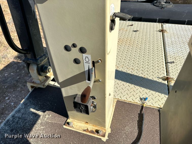 image for item DQ1411 2006 Ingersoll Rand PT125R  pneumatic roller