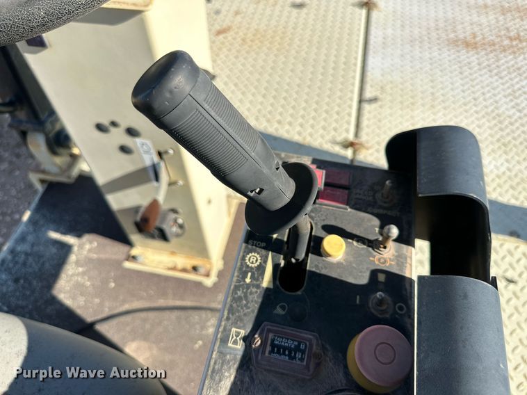 image for item DQ1411 2006 Ingersoll Rand PT125R  pneumatic roller