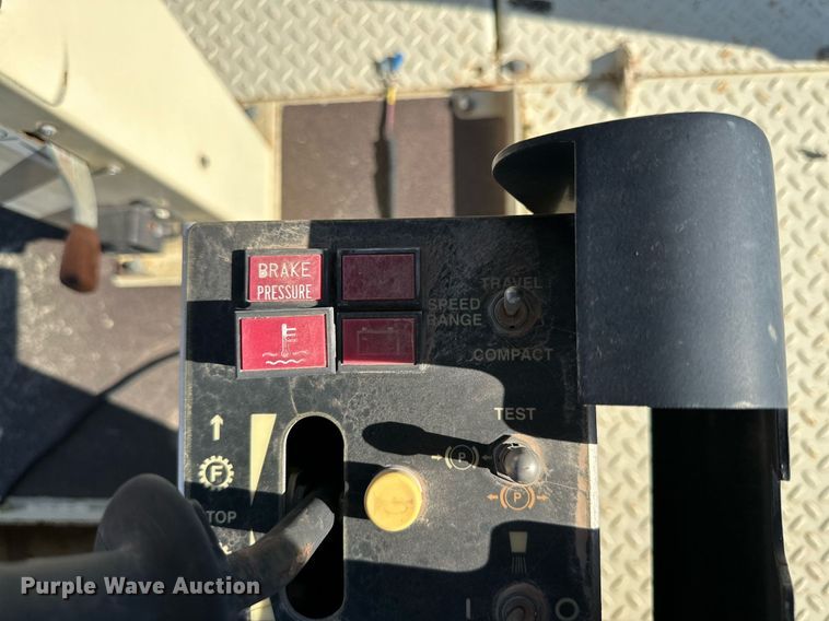 image for item DQ1411 2006 Ingersoll Rand PT125R  pneumatic roller