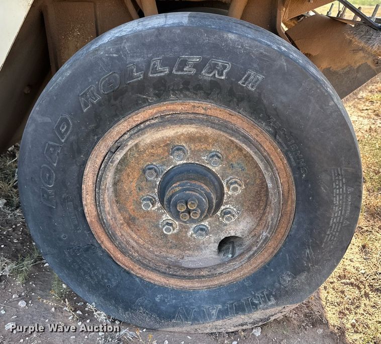 image for item DQ1411 2006 Ingersoll Rand PT125R  pneumatic roller