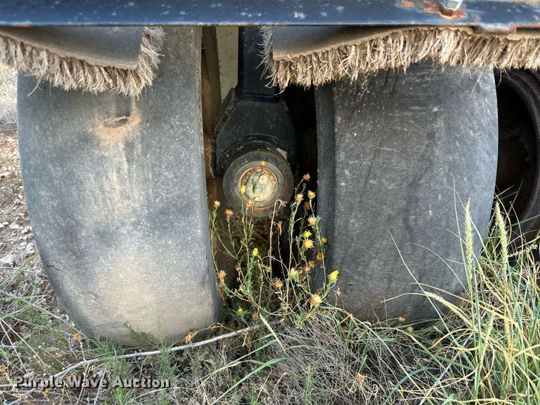 image for item DQ1411 2006 Ingersoll Rand PT125R  pneumatic roller