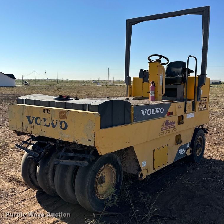 image for item DQ1412 Volvo PT125R  pneumatic roller