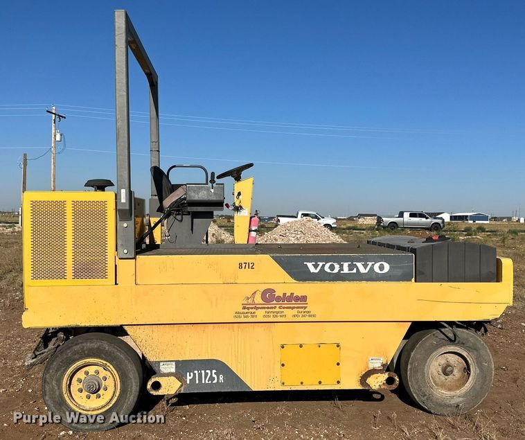 image for item DQ1412 Volvo PT125R  pneumatic roller