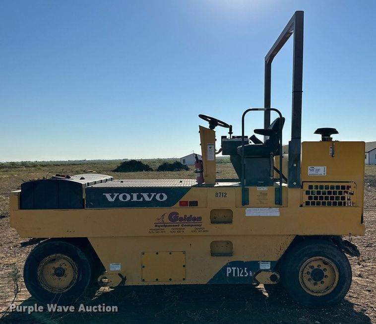 image for item DQ1412 Volvo PT125R  pneumatic roller