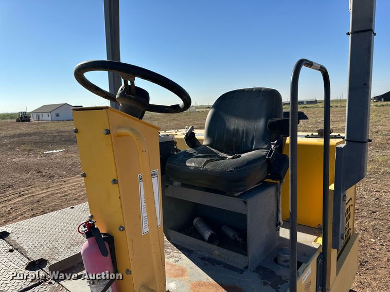 image for item DQ1412 Volvo PT125R  pneumatic roller