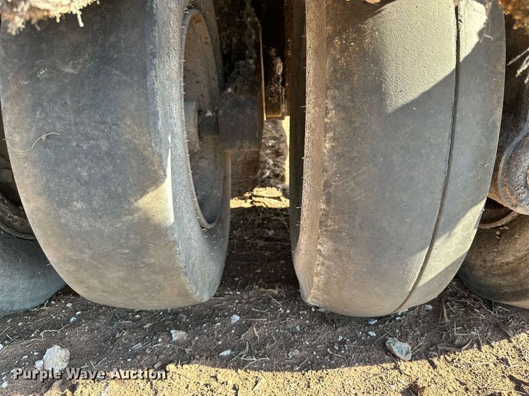 image for item DQ1412 Volvo PT125R  pneumatic roller