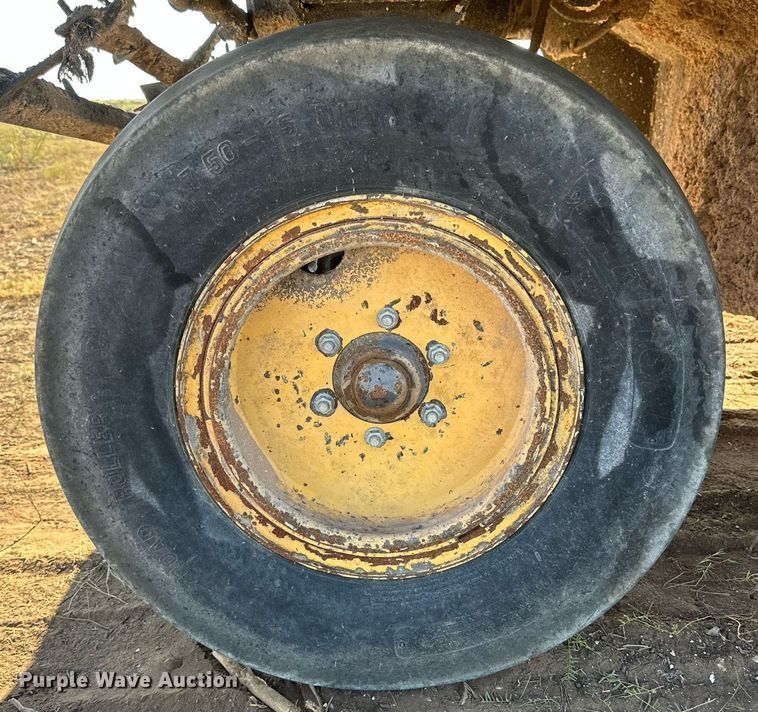 image for item DQ1412 Volvo PT125R  pneumatic roller