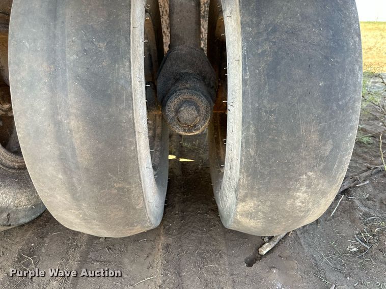 image for item DQ1412 Volvo PT125R  pneumatic roller