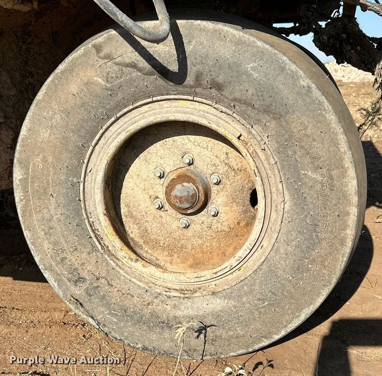 image for item DQ1412 Volvo PT125R  pneumatic roller