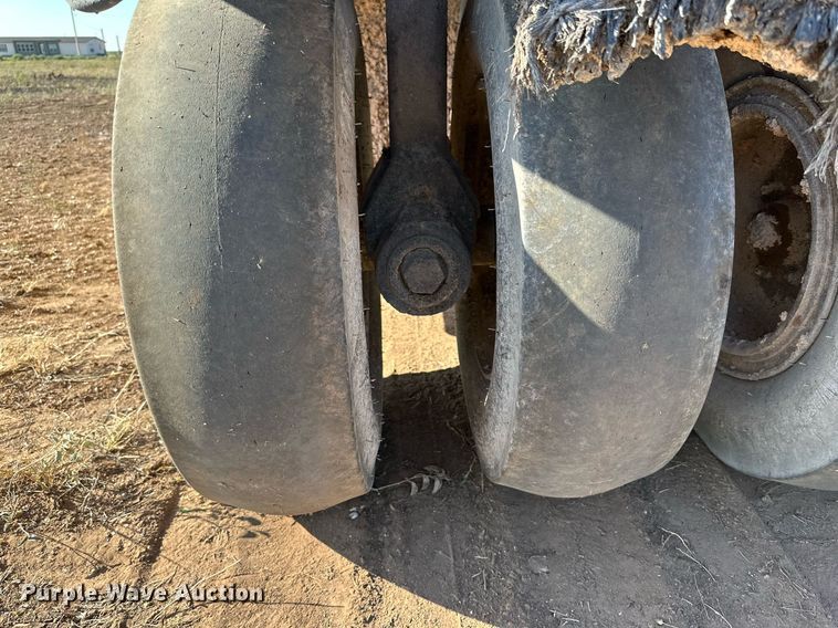 image for item DQ1412 Volvo PT125R  pneumatic roller