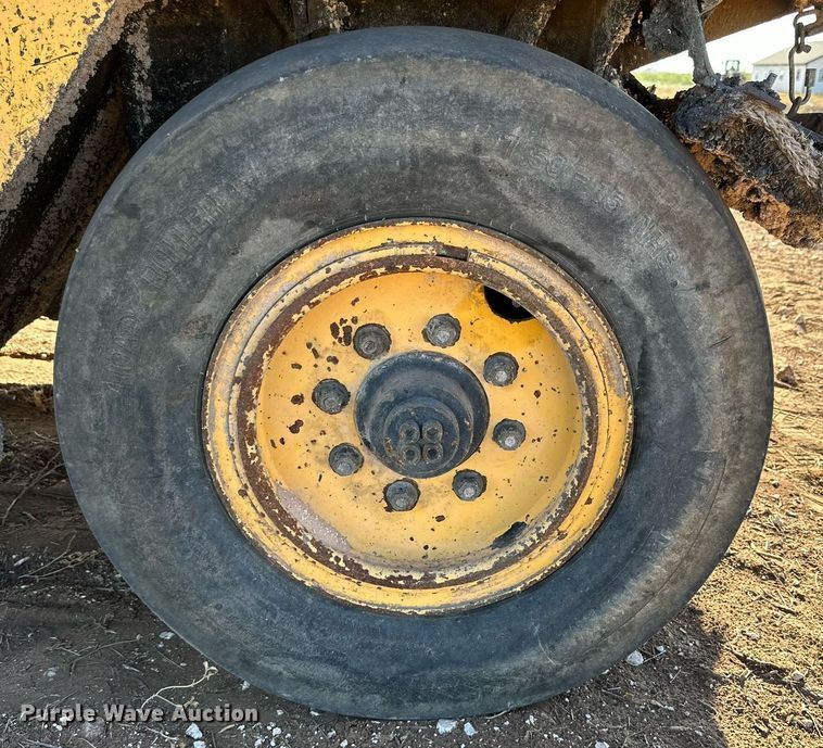 image for item DQ1412 Volvo PT125R  pneumatic roller