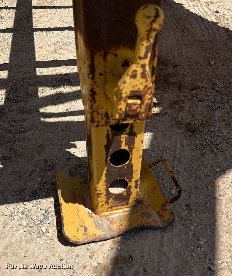 image for item DQ1414 2012 Belshe BF9T  equipment trailer