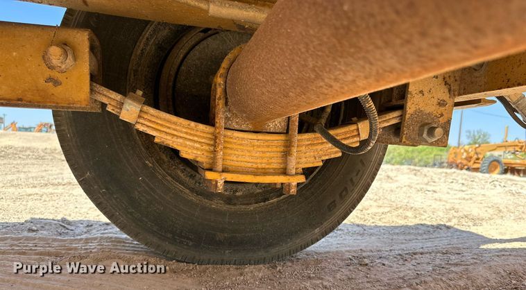 image for item DQ1414 2012 Belshe BF9T  equipment trailer