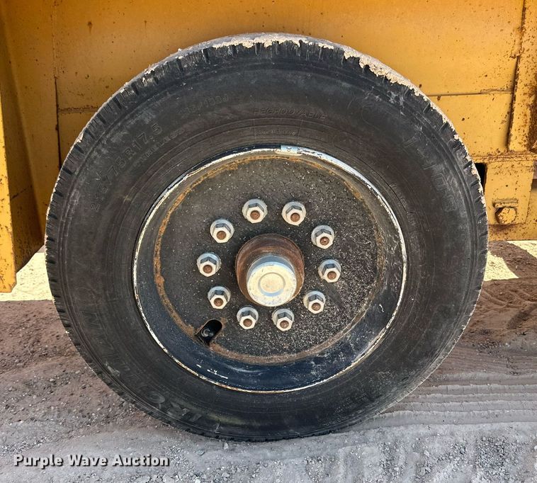 image for item DQ1414 2012 Belshe BF9T  equipment trailer