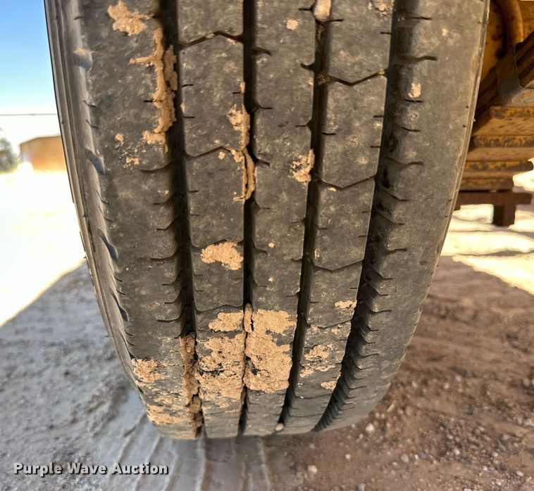 image for item DQ1414 2012 Belshe BF9T  equipment trailer