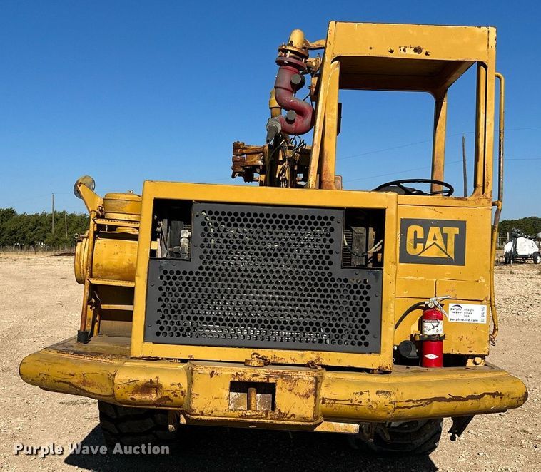 image for item DQ2162 Caterpillar 613C  water wagon