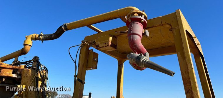 image for item DQ2162 Caterpillar 613C  water wagon