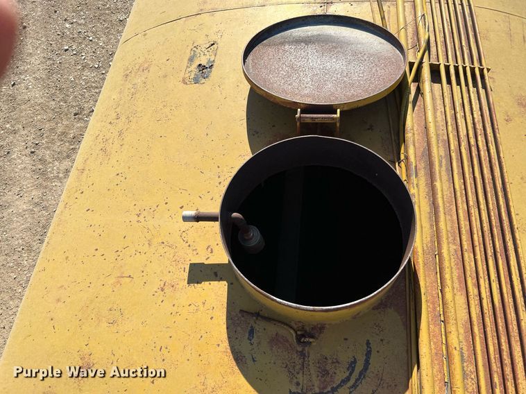 image for item DQ2162 Caterpillar 613C  water wagon