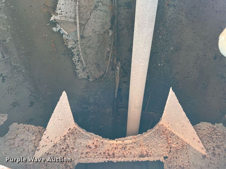 image for item DQ2162 Caterpillar 613C  water wagon