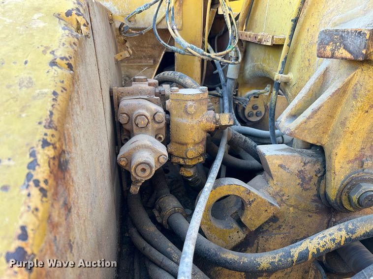 image for item DQ2162 Caterpillar 613C  water wagon