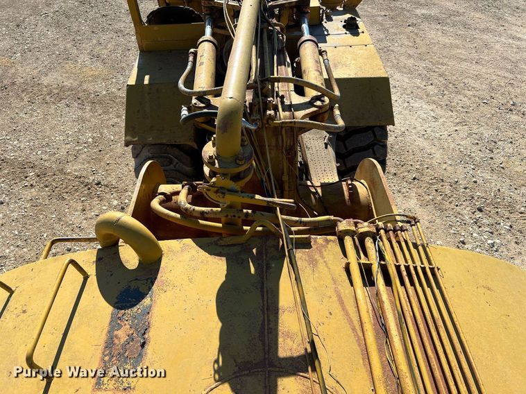 image for item DQ2162 Caterpillar 613C  water wagon