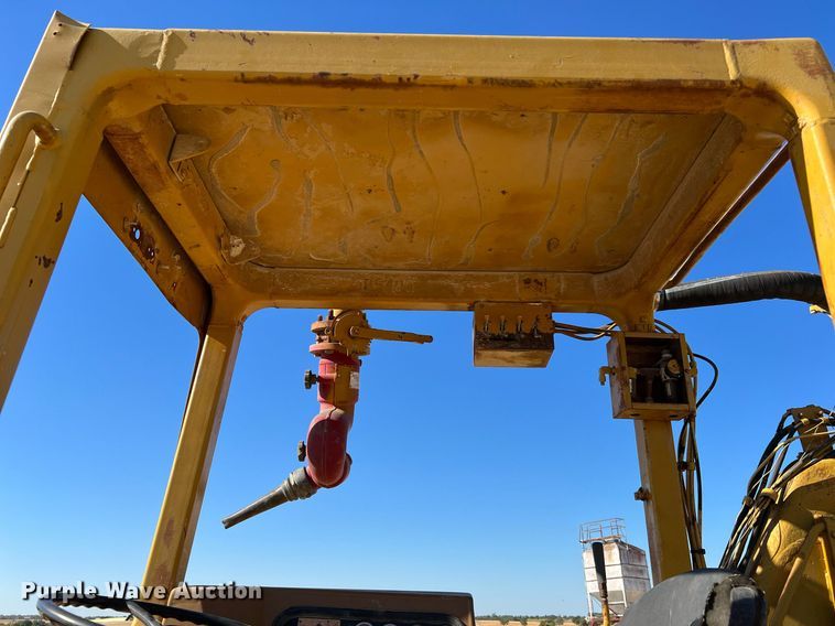 image for item DQ2162 Caterpillar 613C  water wagon