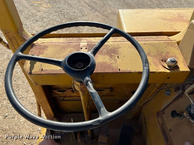 image for item DQ2162 Caterpillar 613C  water wagon