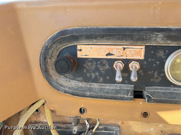 image for item DQ2162 Caterpillar 613C  water wagon